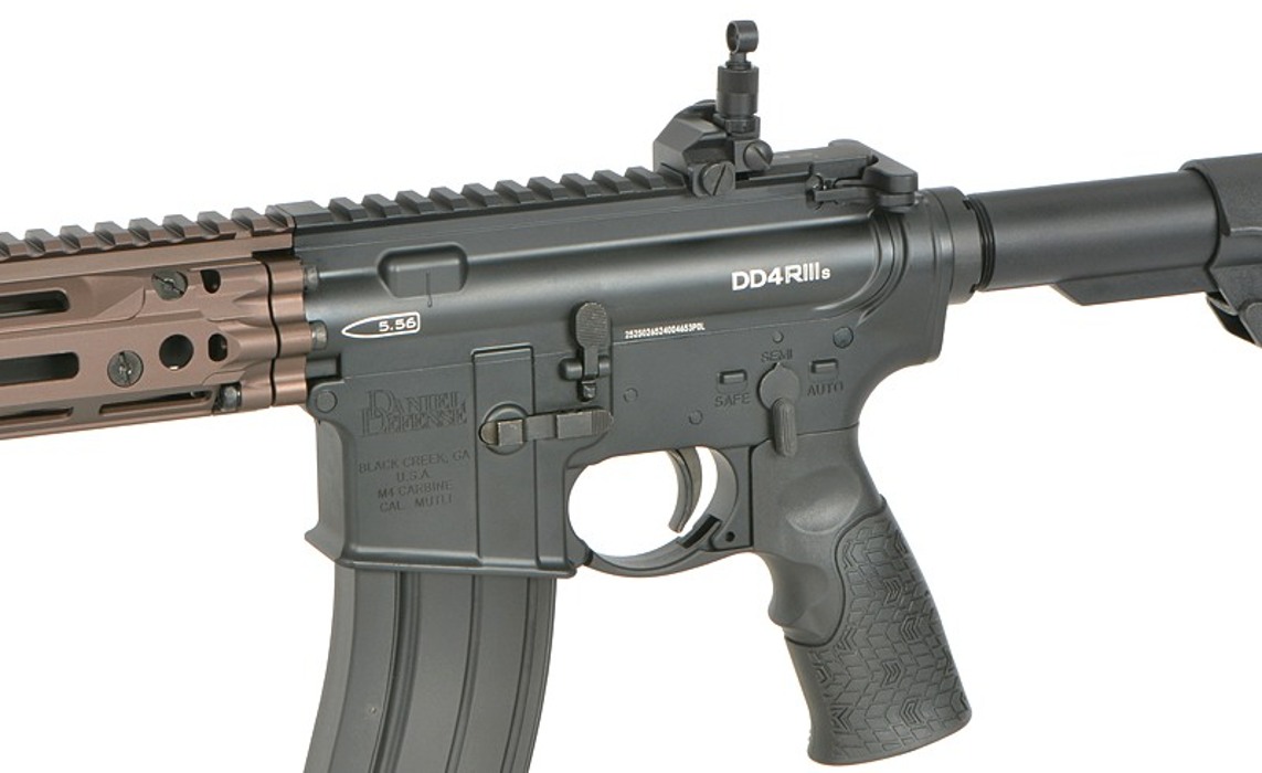 Штурмовая винтовка газовая Daniel Defense DD4 MK18 RIII S 11,5" Gas Blow-Back [EMG] фото 6