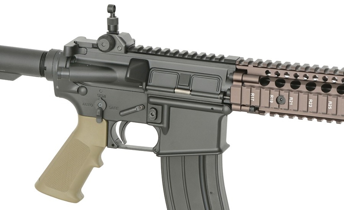 Штурмовая винтовка газовая Daniel Defense MK18 Gas Blow-Back - Tan [EMG] фото 14