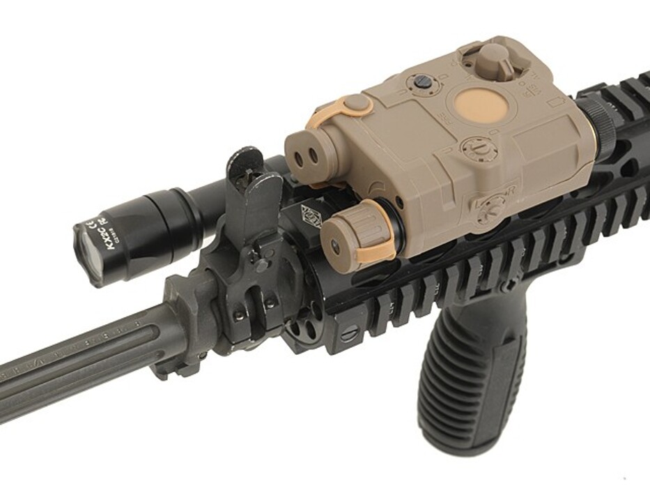 Тактичний блок AN / PEQ-15 кейс для батареї - coyote фото 7