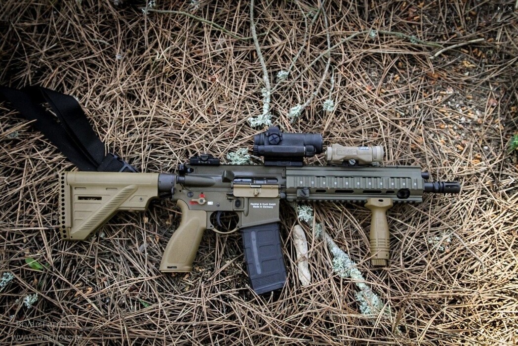 Штурмовая винтовка Heckler&Koch HK416 A5 - RAL8000 [Arcturus] фото 17