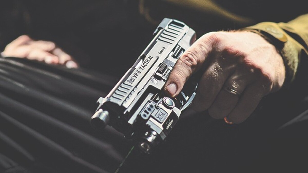 Пистолет Heckler&Koch VP9 Tactical GBB Green Gas Umarex фото 9