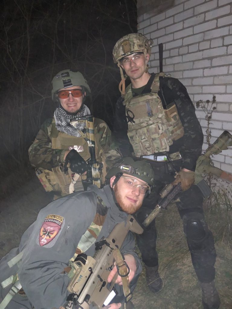 гра вночі